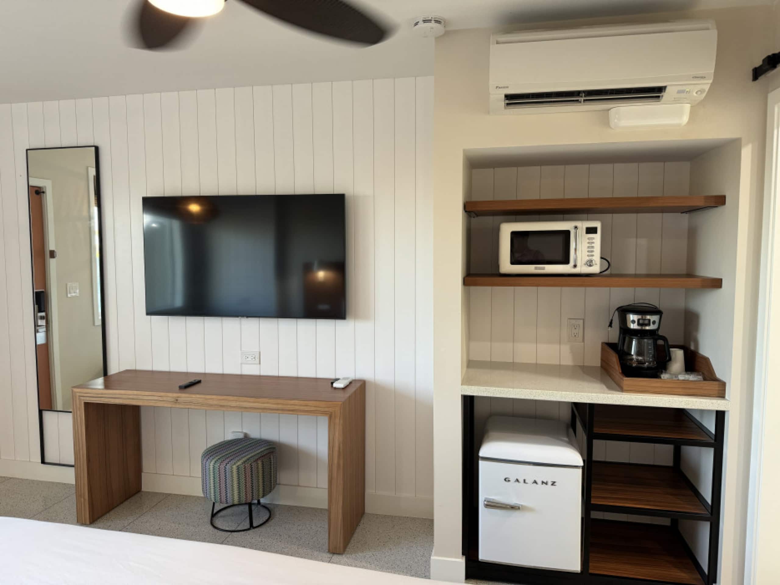 Hotel in Kihei · ★5.0 · Studio · 1 bed · 1 private bath - Image 4