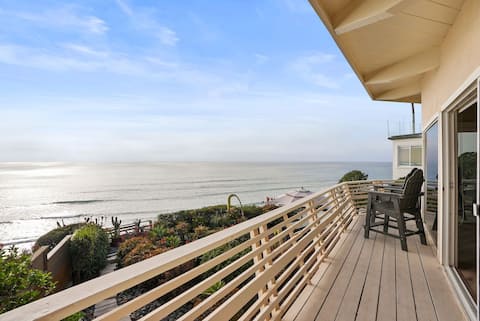 Cliffside Oceanfront Gem - Stunning Views & Yard