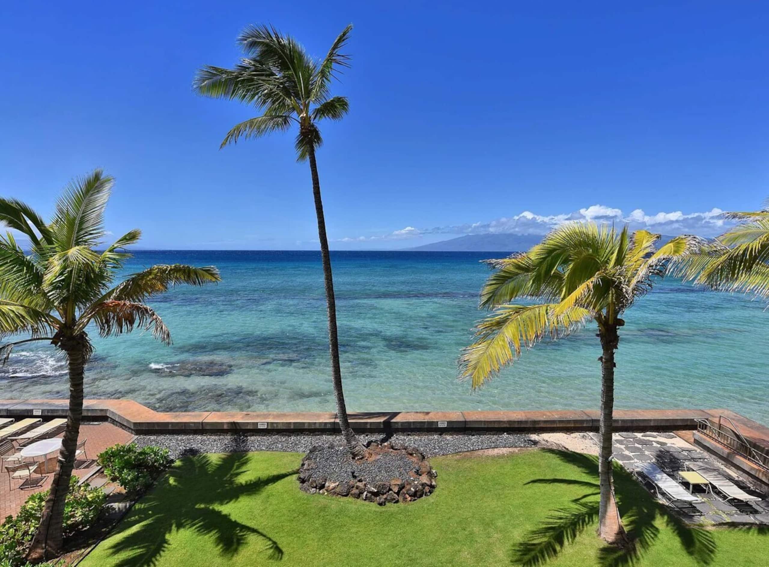 Oceanfront Maui Condo-Walk to Beach, Shops, Cafés - Image 9
