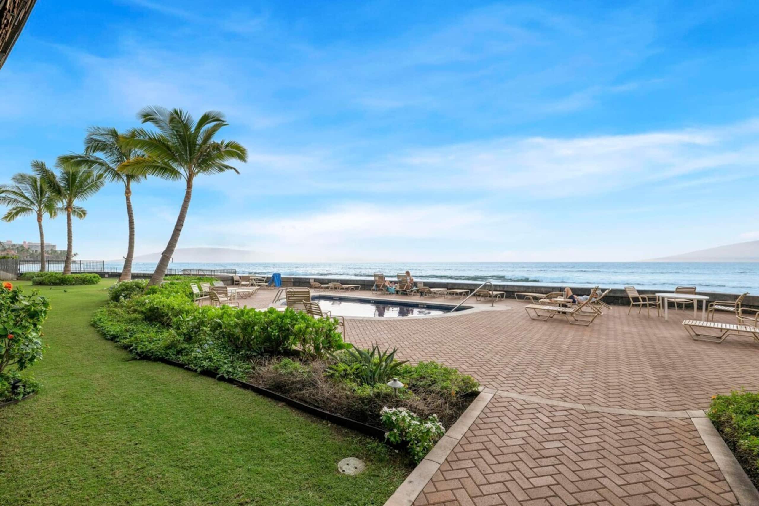 Oceanfront Maui Condo-Walk to Beach, Shops, Cafés - Image 35