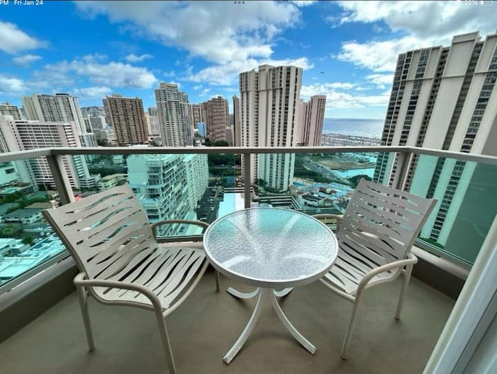 Waikiki & Ala Moana Hotel By Final Form - Honolulu, HI