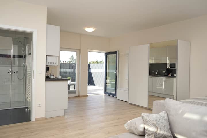Studio Mit Terrasse (Best Boarding24) - Aschaffenburg