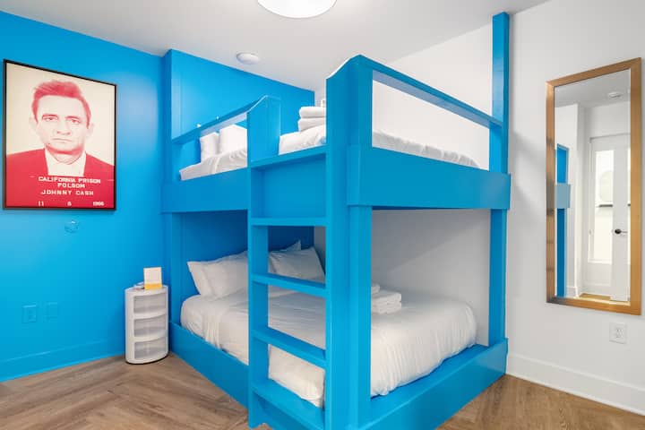 El dormitorio 4 ofrece una litera tamaño queen, capacidad para 4 personas.