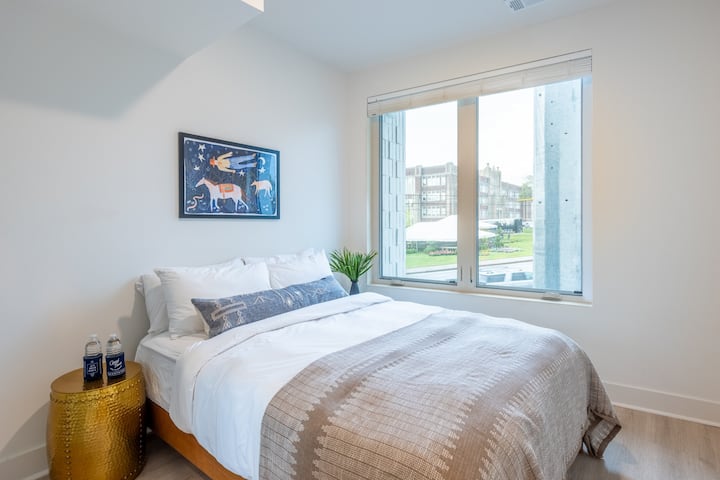 Spálňa 2 má manželskú posteľ.