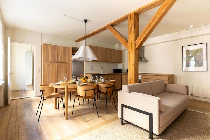 Cozy & Contemporary Ground-Floor Retreat