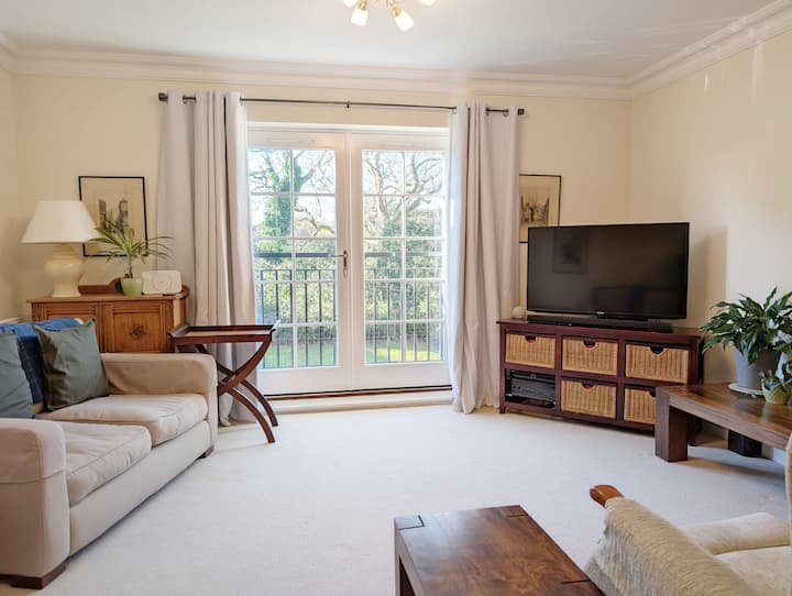 Wealden House - Westhampnett - Chichester