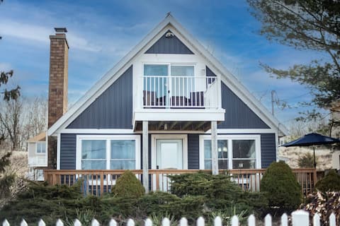 Cottage w/Lake Views, Beach Access & More!