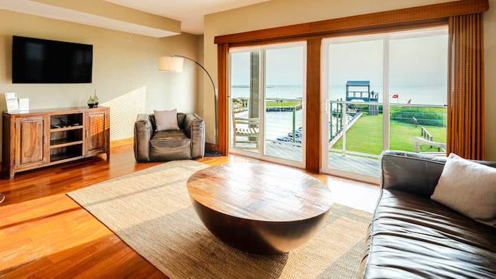 Waterfront 2br W/ Deck, Smart Tvs + Real Access - Outer Banks, NC