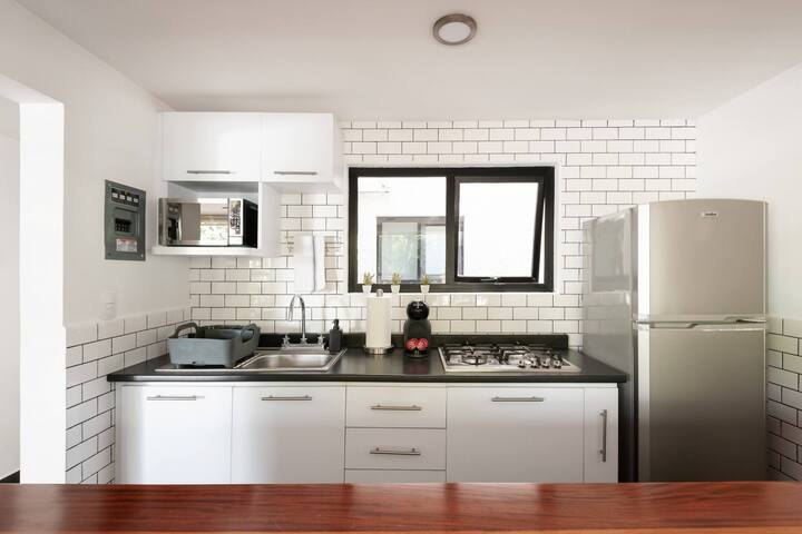 Condesa Comfort w/Shared Terrace & Close to Parks gallery image 3