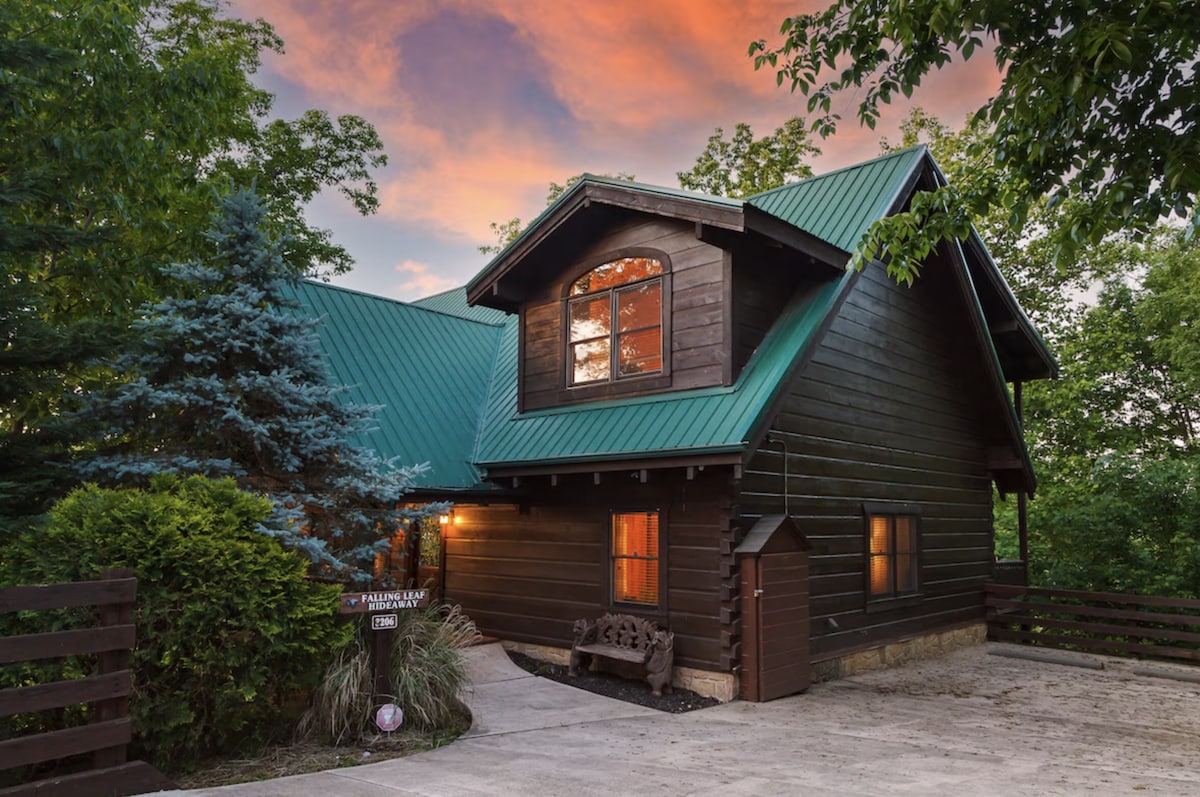 Falling Leaf Hideaway, Hot Tub, Theater, Game Room - Houses for