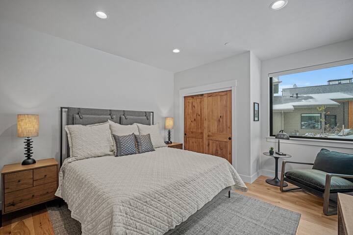 Family Escape | Firepit, Hot Tub & Game Loft