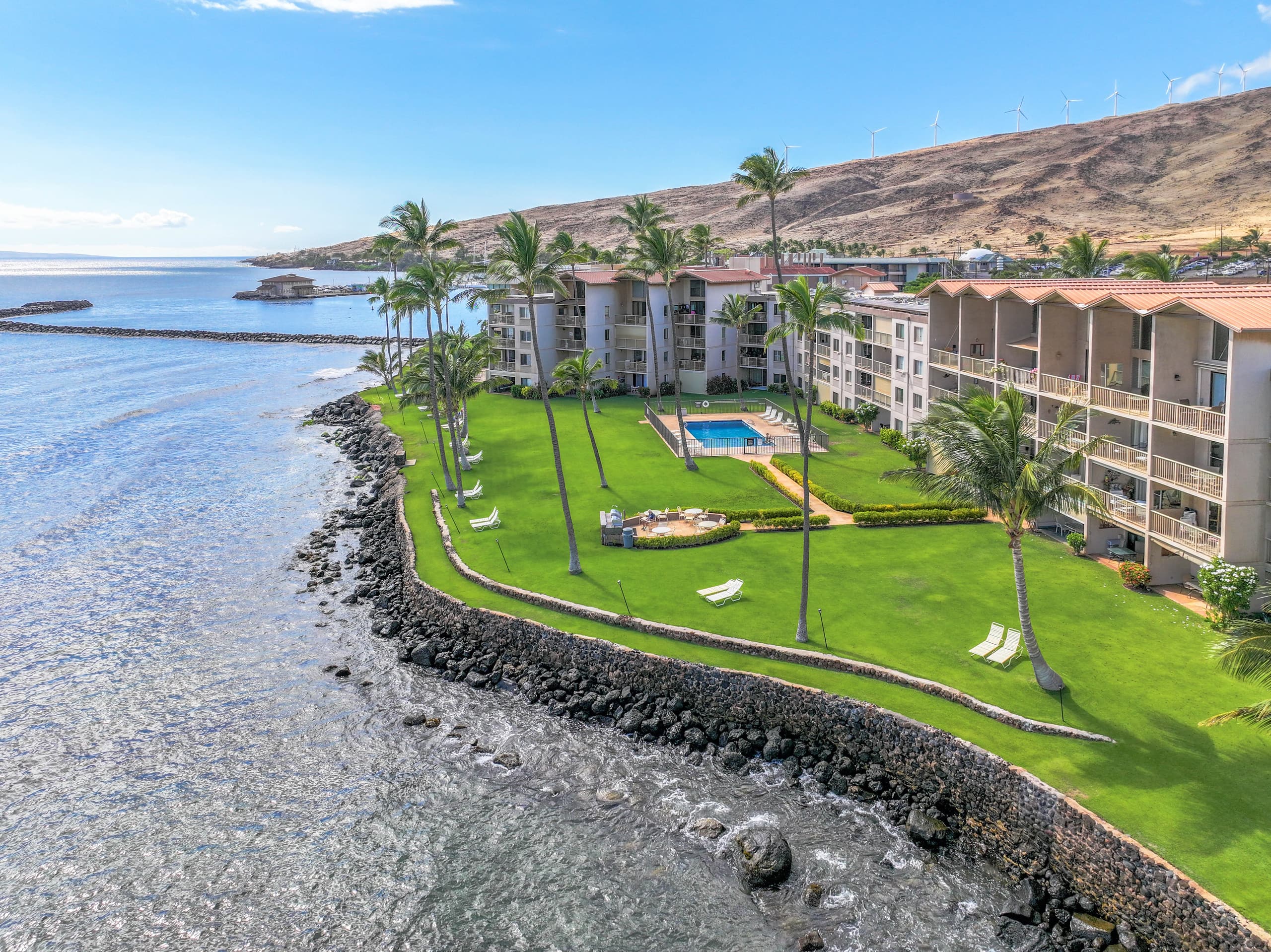Condo in Wailuku · ★4.83 · 1 bedroom · 2 beds · 1 bath - Image 36