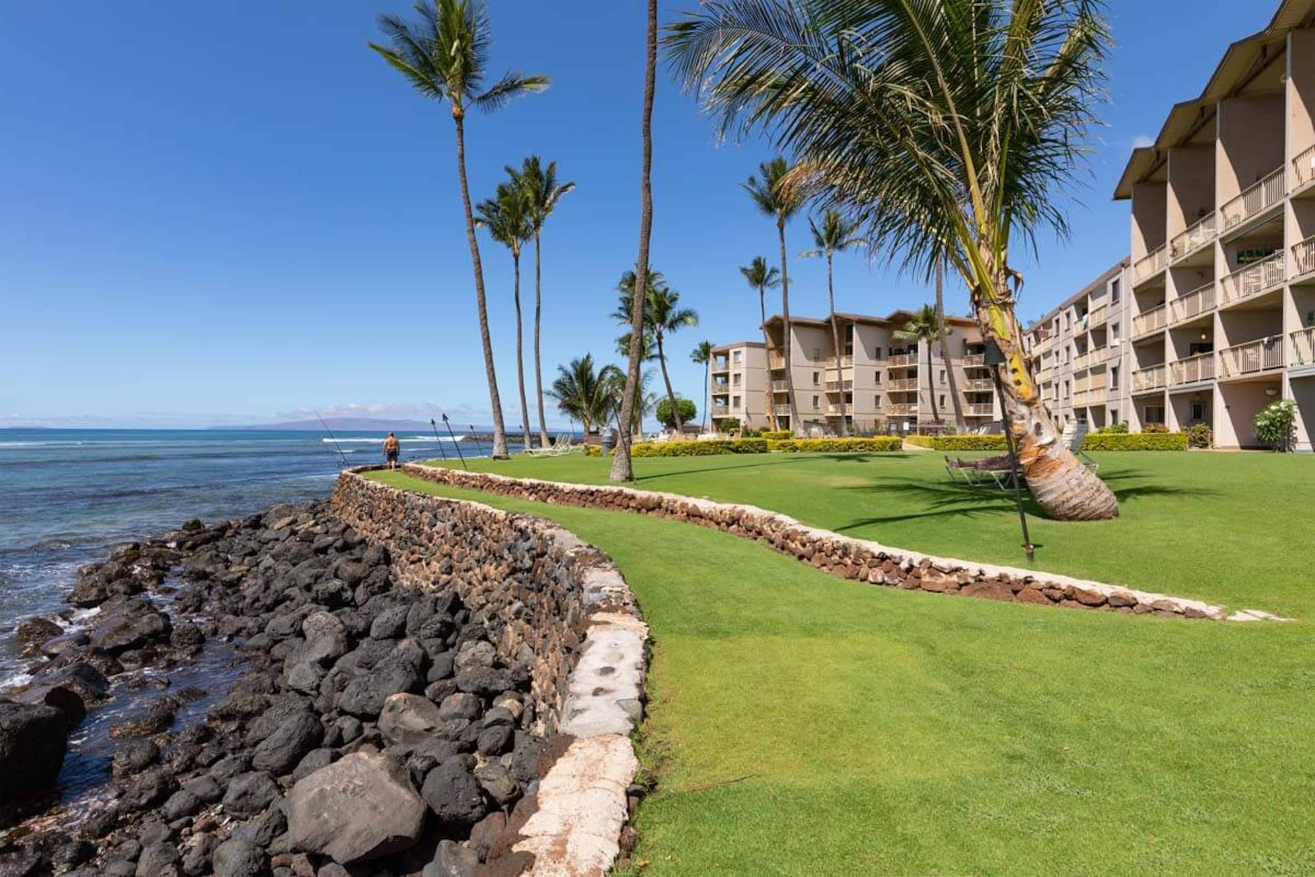 Condo in Wailuku · ★4.83 · 1 bedroom · 2 beds · 1 bath - Image 25