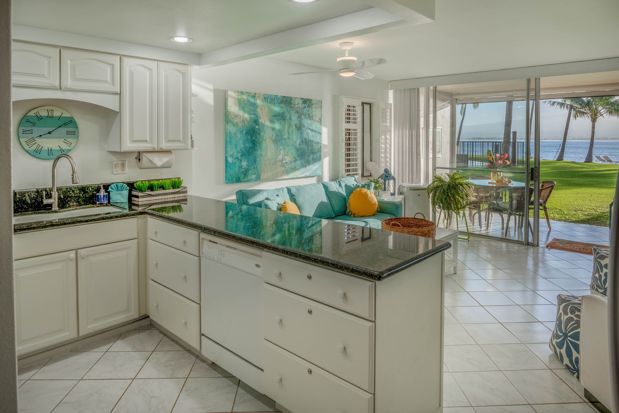 Condo in Wailuku · ★4.83 · 1 bedroom · 2 beds · 1 bath - Image 7