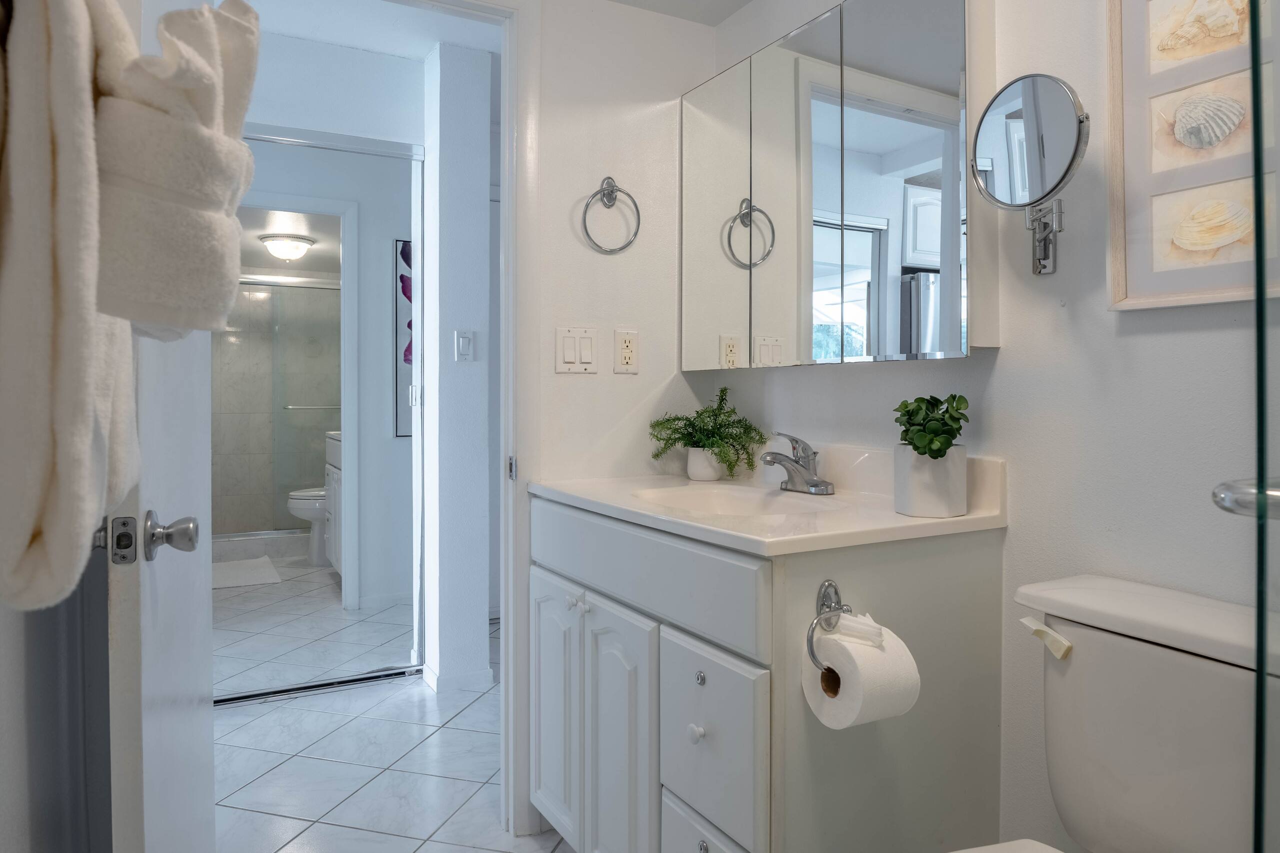 Condo in Wailuku · ★4.83 · 1 bedroom · 2 beds · 1 bath - Image 17