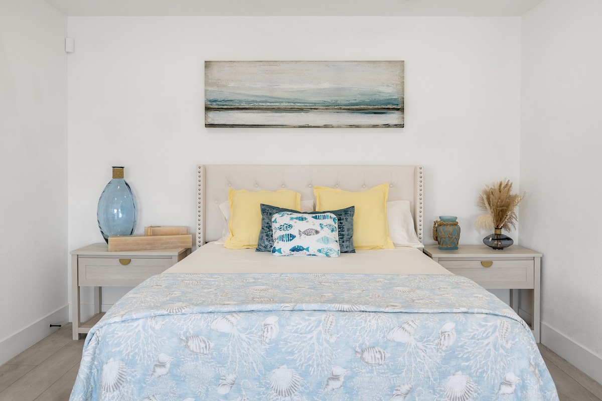 Een gezellig toevluchtsoord met een comfortabel bed voor een goede nachtrust.