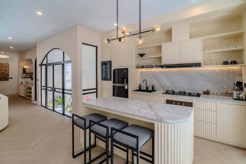Canvas A6 – 2BR Walking Distance to Beach Canggu