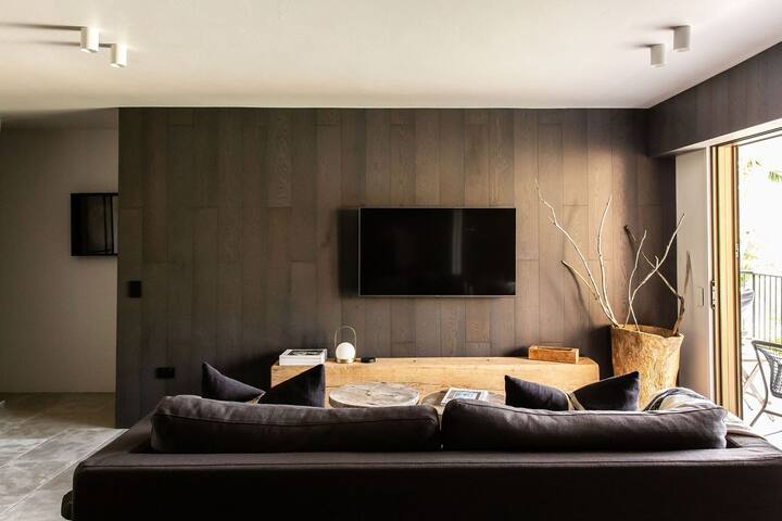 The Laguna Lodge – relax in style in Noosa. gallery image 4