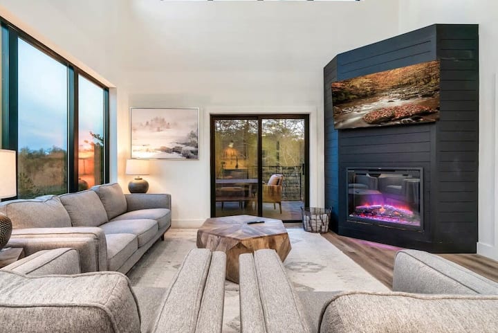 Luxe Cabin W Indoor Pool・spacious Cabin, Sleeps 10 - Sevierville, TN