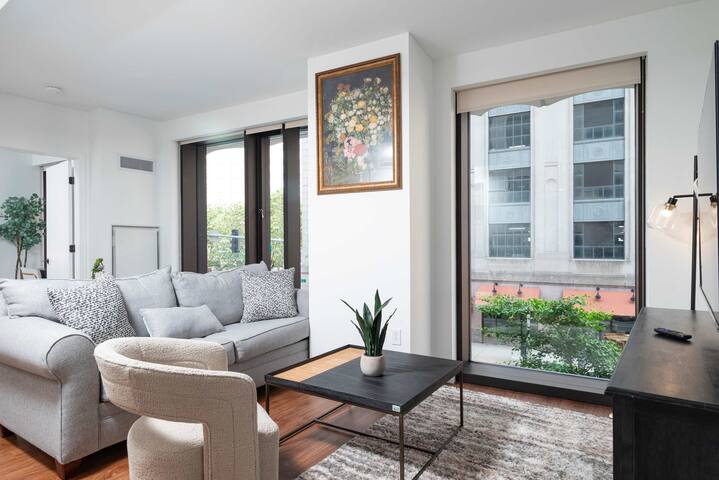 Back-Bay Upscale Central Condo Rooftop & Parking gallery image 2