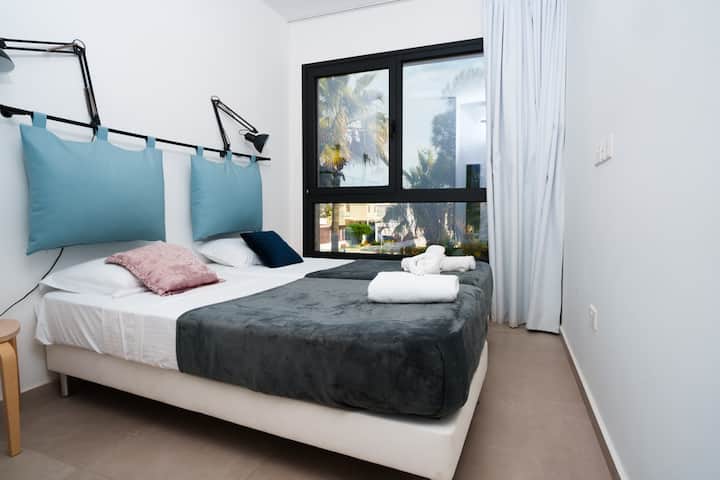 WealthyStays 2BR განტვირთვა