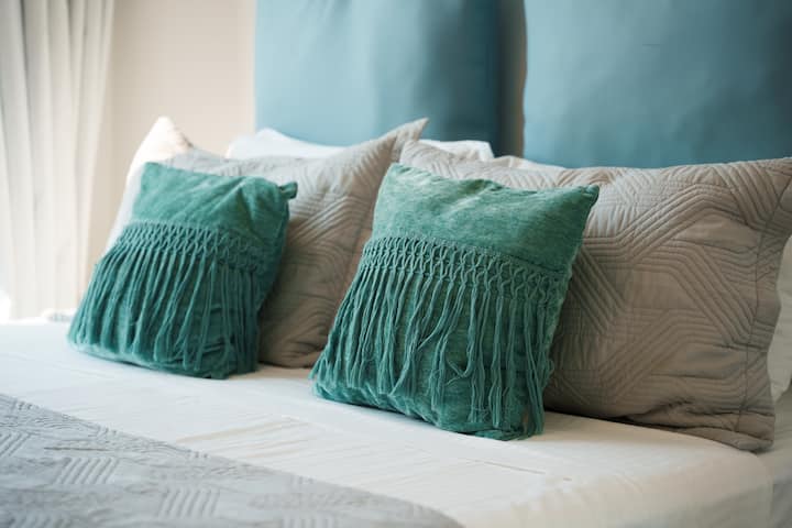 WealthyStays 2BR განტვირთვა