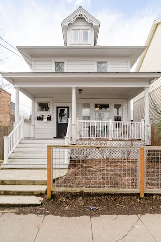 Mississippi Ave Compound | 7BR • Sleeps 14