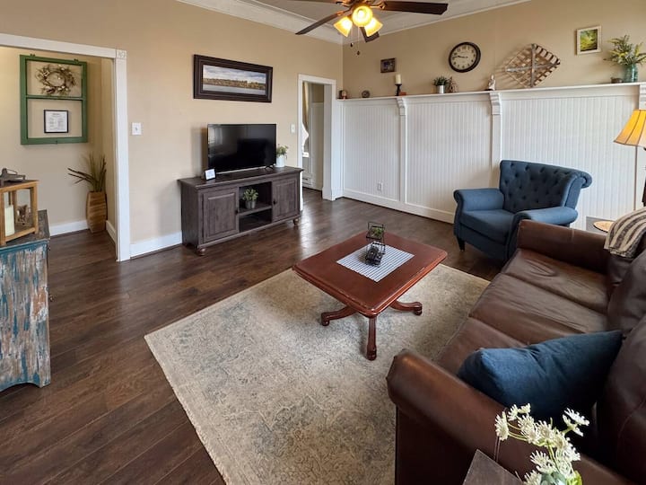Mulholland Loft #1 - Updated With New Management - Nauvoo, IL
