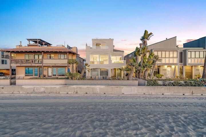 Navigate Stays Front Row to Paradise gallery image 2