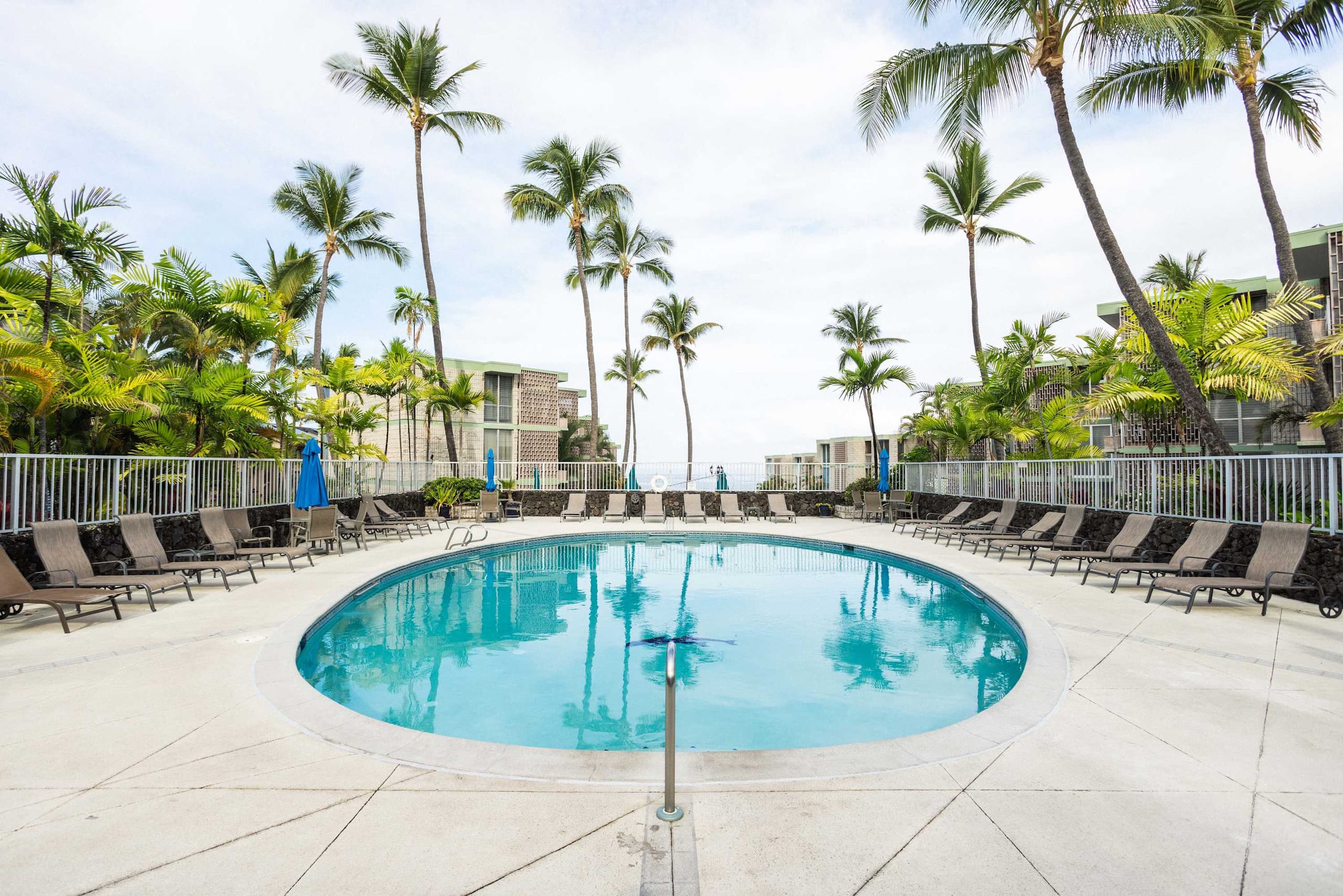 Condo in Kailua-Kona · ★4.74 · 1 bedroom · 2 beds · 1 bath - Image 18