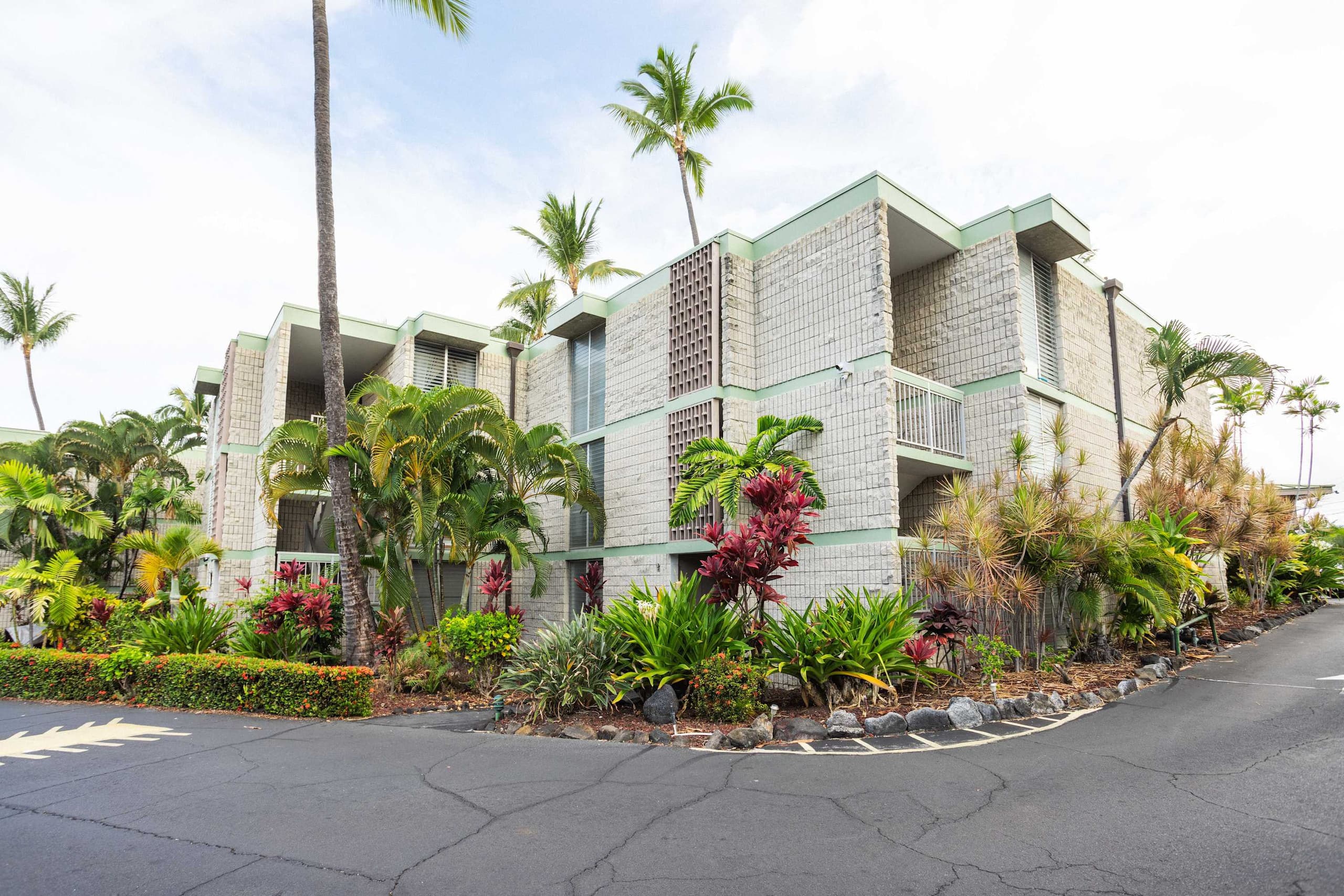 Condo in Kailua-Kona · ★4.74 · 1 bedroom · 2 beds · 1 bath - Image 24