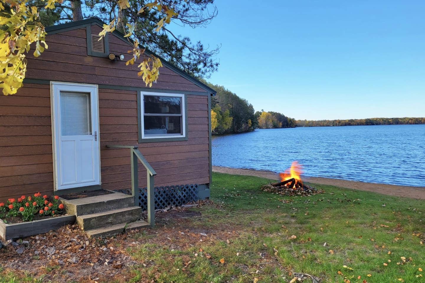 Cozy Cottage Steps From the Water