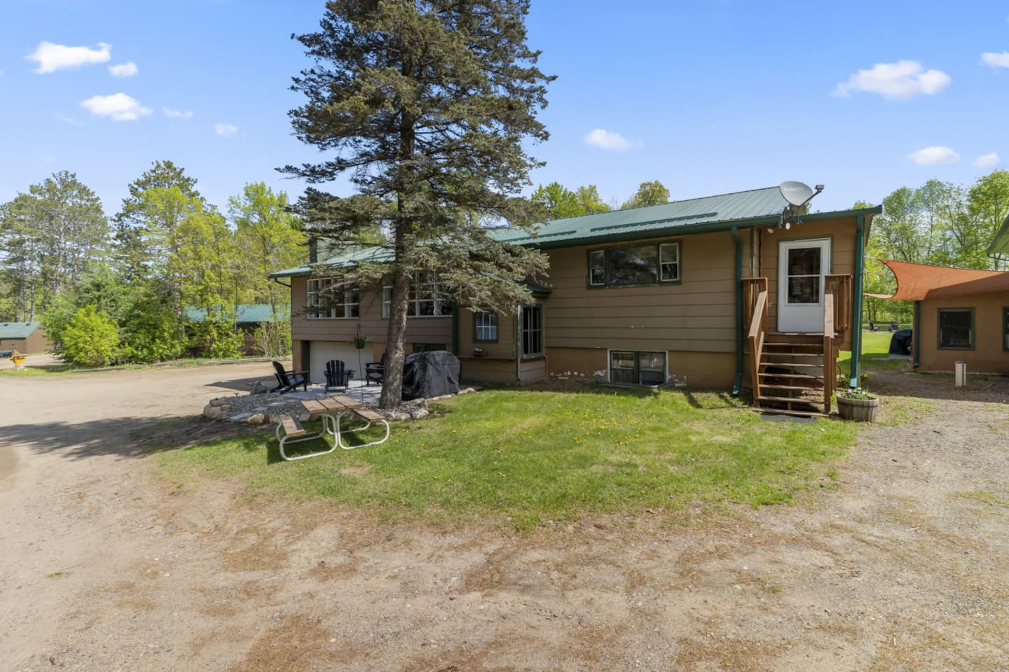 Classic Cabin 2 front Entrances