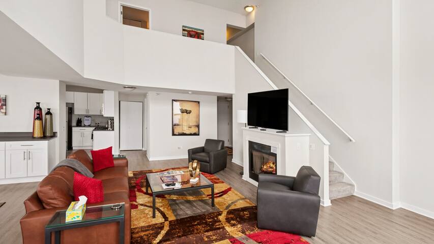 Stunning Views! New Penthouse w/ Pool & Fireplace gallery image 2