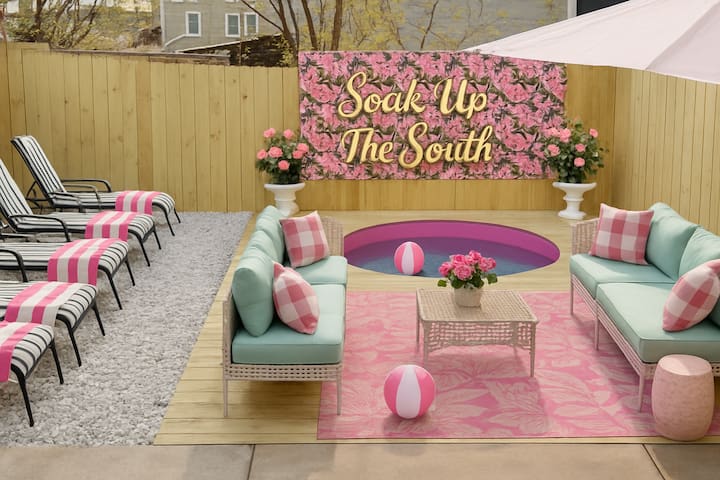 Glitz & Glam~Hot Tub-Pool~Insta Worthy~Make Up Bar