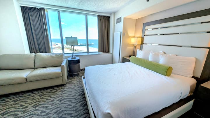 Ocean Front | Queen | Free Parking - Bally's Atlantic City Hotel & Casino
