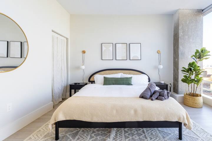 Chique Loft 15 Min from NYC with City View & Pool gallery image 2