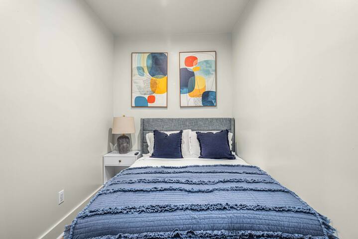 Prime NYC Location 4BR Spacious Haven gallery image 4