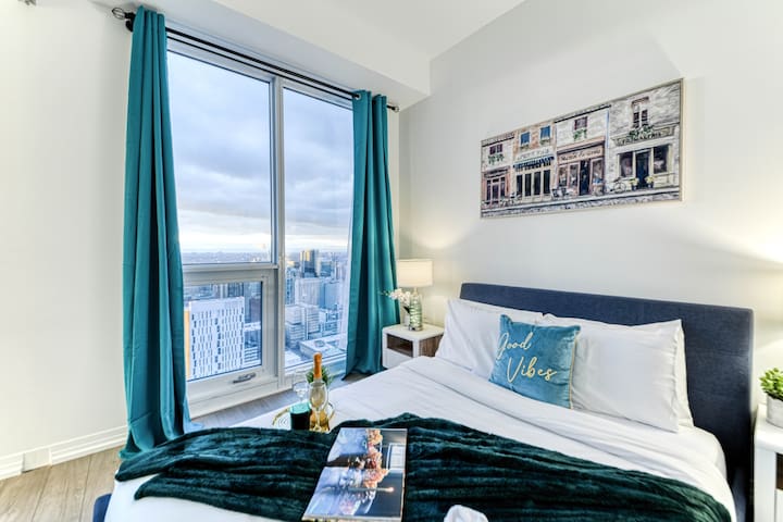 Panoramic Penthouse Downtown TO