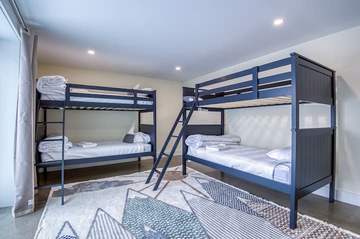 Dhoma e gjashtë e gjumit me dy krevate dopio