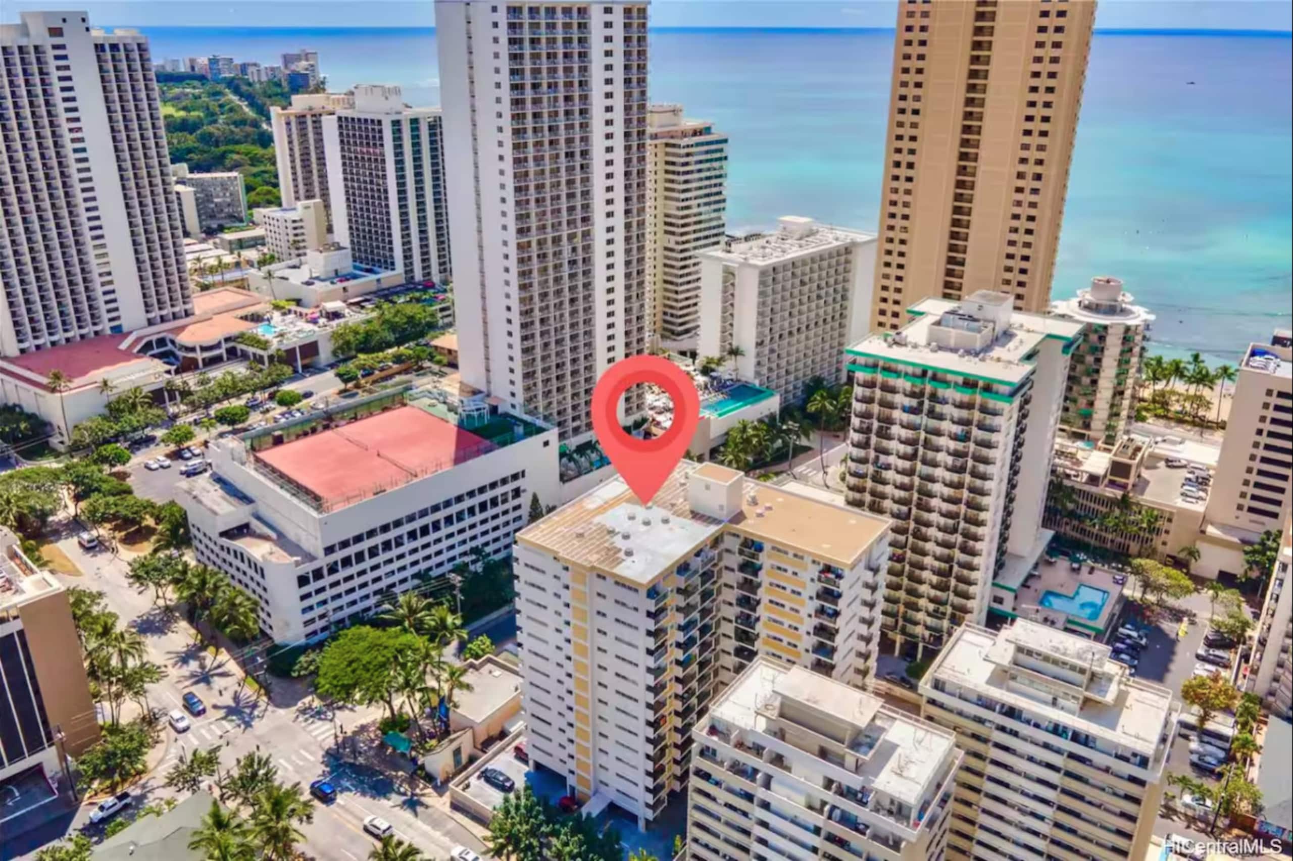Condo in Honolulu · ★5.0 · 2 bedrooms · 5 beds · 2 baths - Image 42