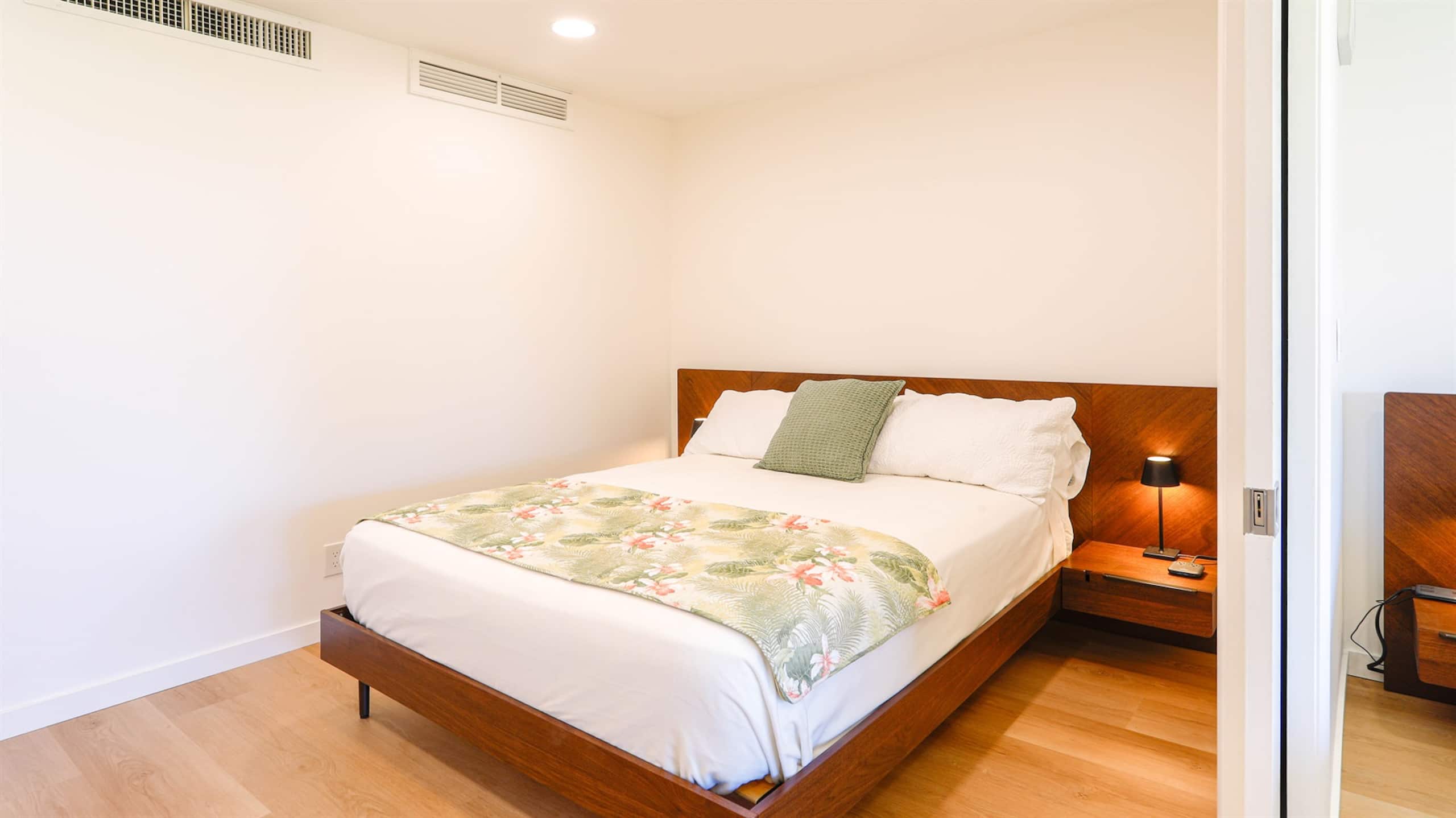 Condo in Lahaina · ★5.0 · 2 bedrooms · 3 beds · 2 baths - Image 22