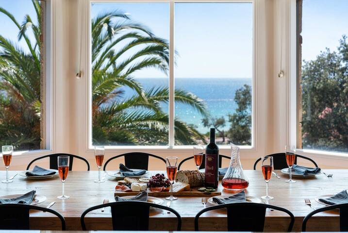 South Beach Resort | Bay Views | Pool | Games gallery image 4