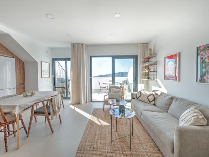 Modern Townhouse With 3 Terraces, Pool And Views - Nerja