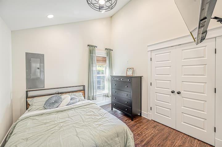 E thjeshtë, e qetë dhe vetëm sasia e duhur e luksit.