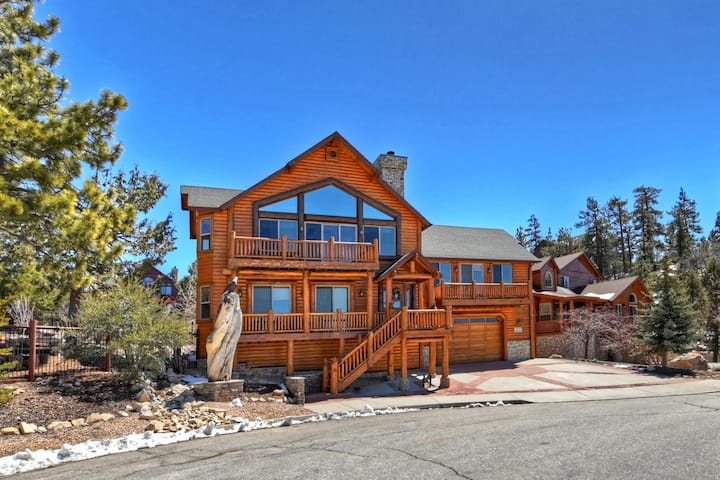 Exquisite Mountain Retreat: Lakeviews! Pool Table! - Big Bear Lake, CA