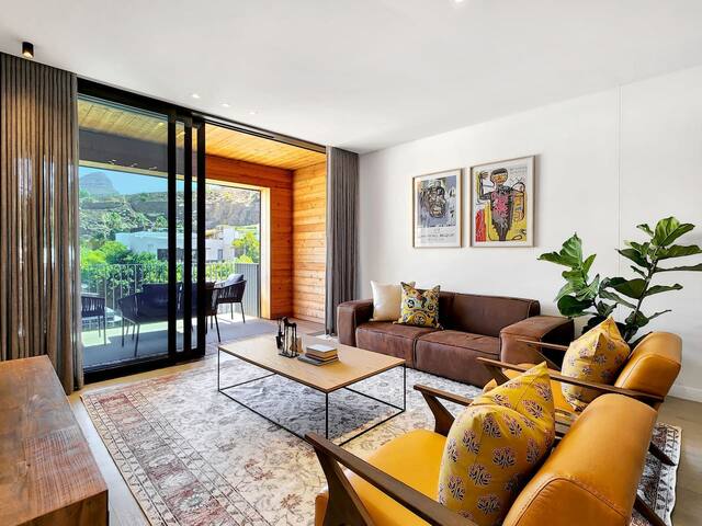 Zesty Modern 2 Bed In Vibrant De Waterkant gallery image 2