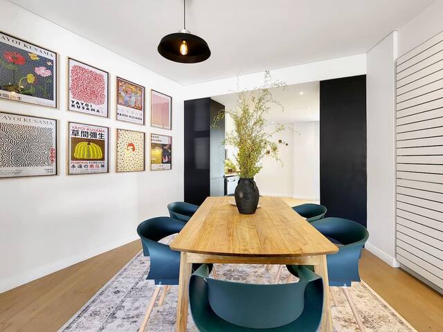 Zesty Modern 2 Bed In Vibrant De Waterkant gallery image 3