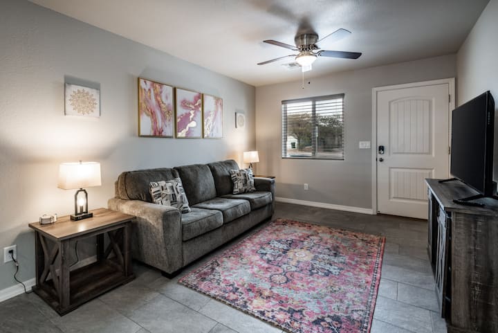 Sleek Triplex | Private Yard & Top Amenities - Kingman, AZ