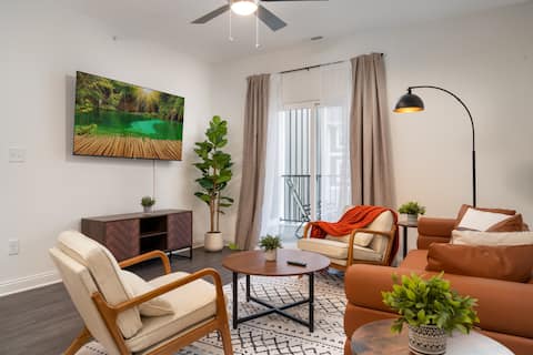20 mins DT | Sleeps 9 | Earthy Elegance Spacious